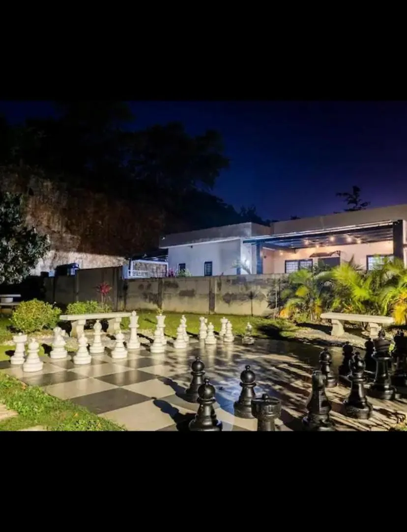 Peaceful Getaway On Hilltop Stanmore Grove Semesterpark